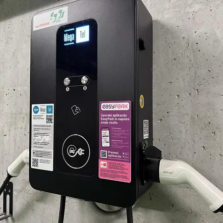 Tivoli Boutique Готель 4*