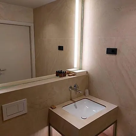 Tivoli Boutique 4*